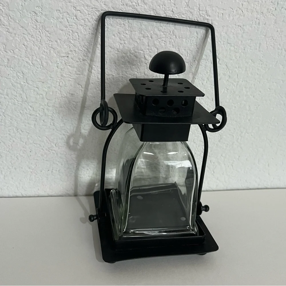 Frontgate Vintage Windproof Candle Holder Lantern Indoors & Outdoors Black